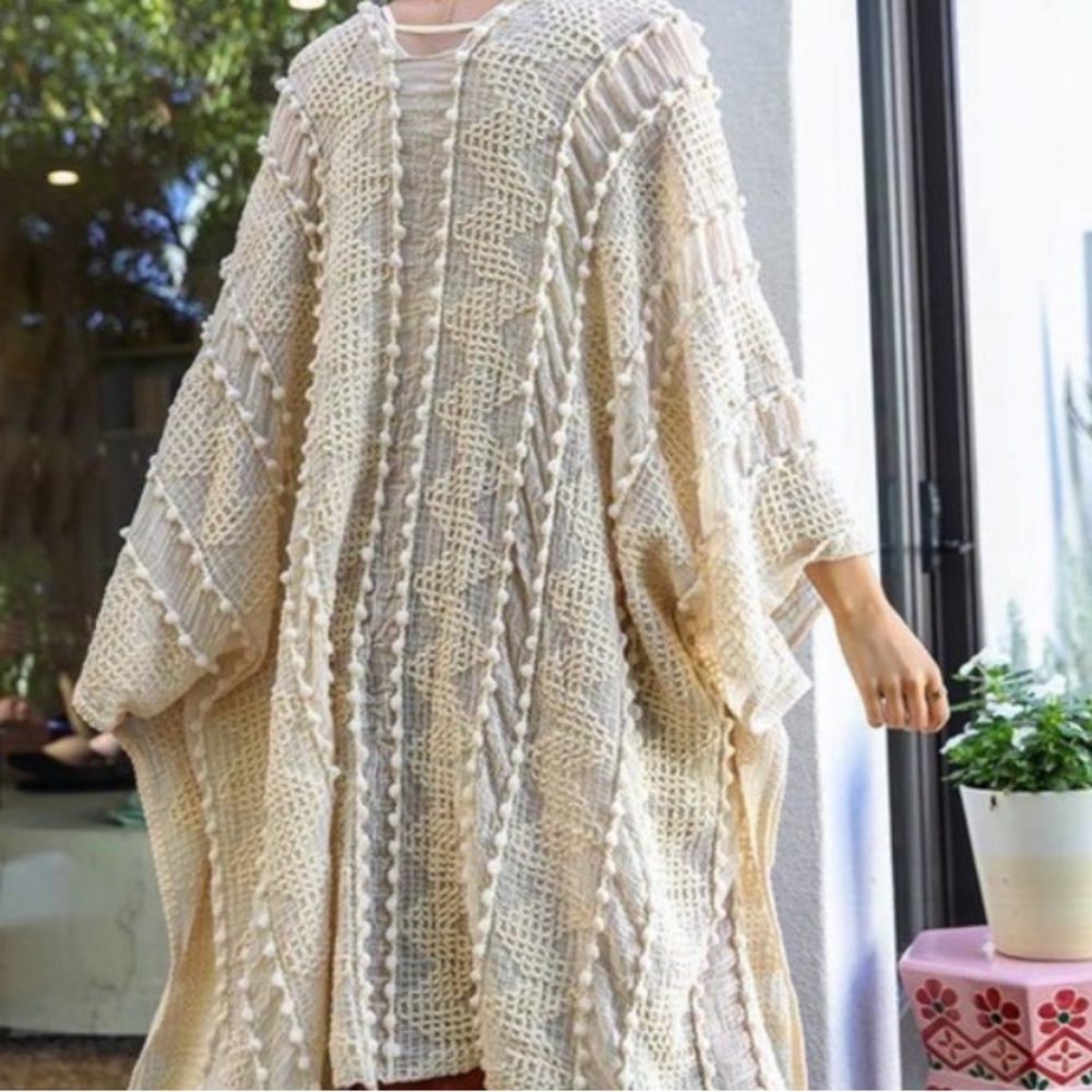 236.  LAST 1! Embroidered Soft Bohemian oversized cream duster cardigan kimono - Picture 3 of 5